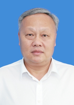 縣委常委、政法委書記：王玉寶